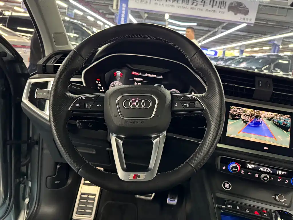 Audi Q3 Sportback — фото 10