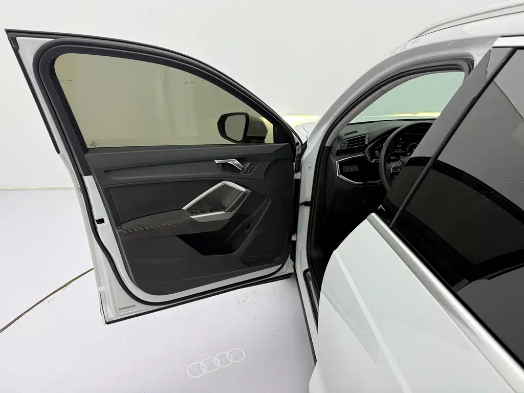 Audi Q3 — фото 20