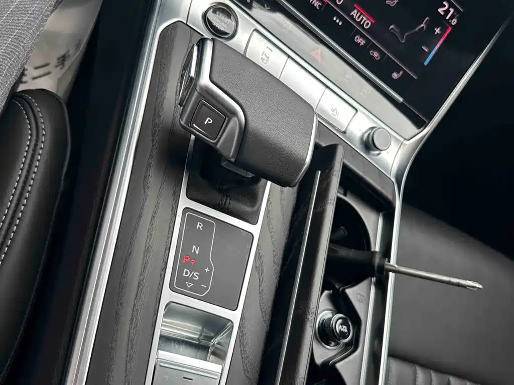 Audi A6L — фото 15