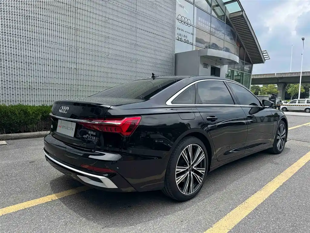 Audi A6L — фото 5