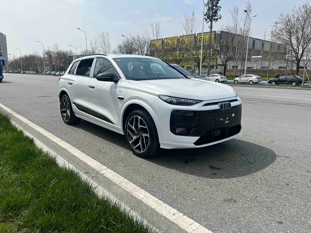 Audi Q6L e-tron — фото 23