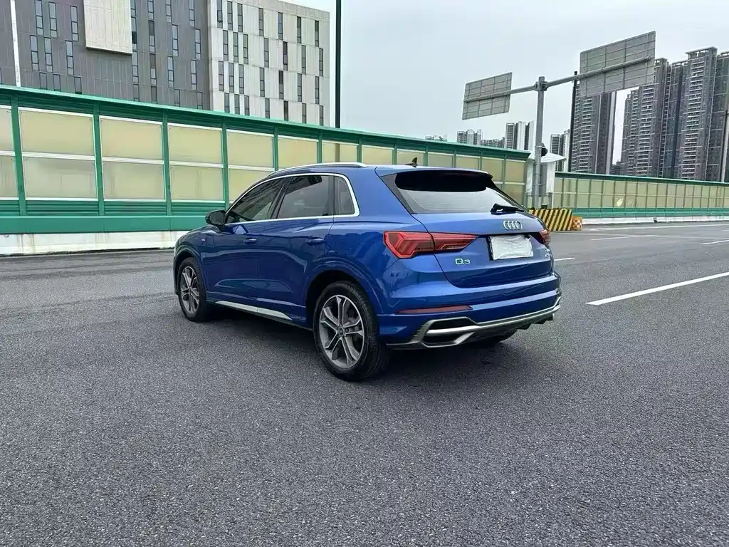 Audi Q3 — фото 7