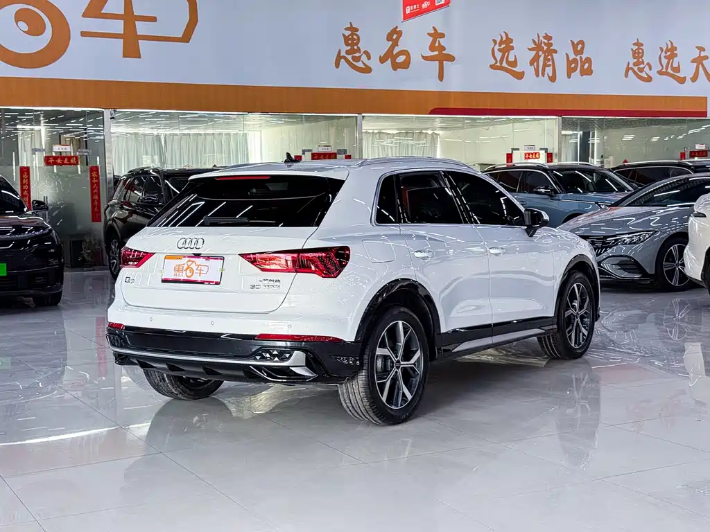 Audi Q3 — фото 8