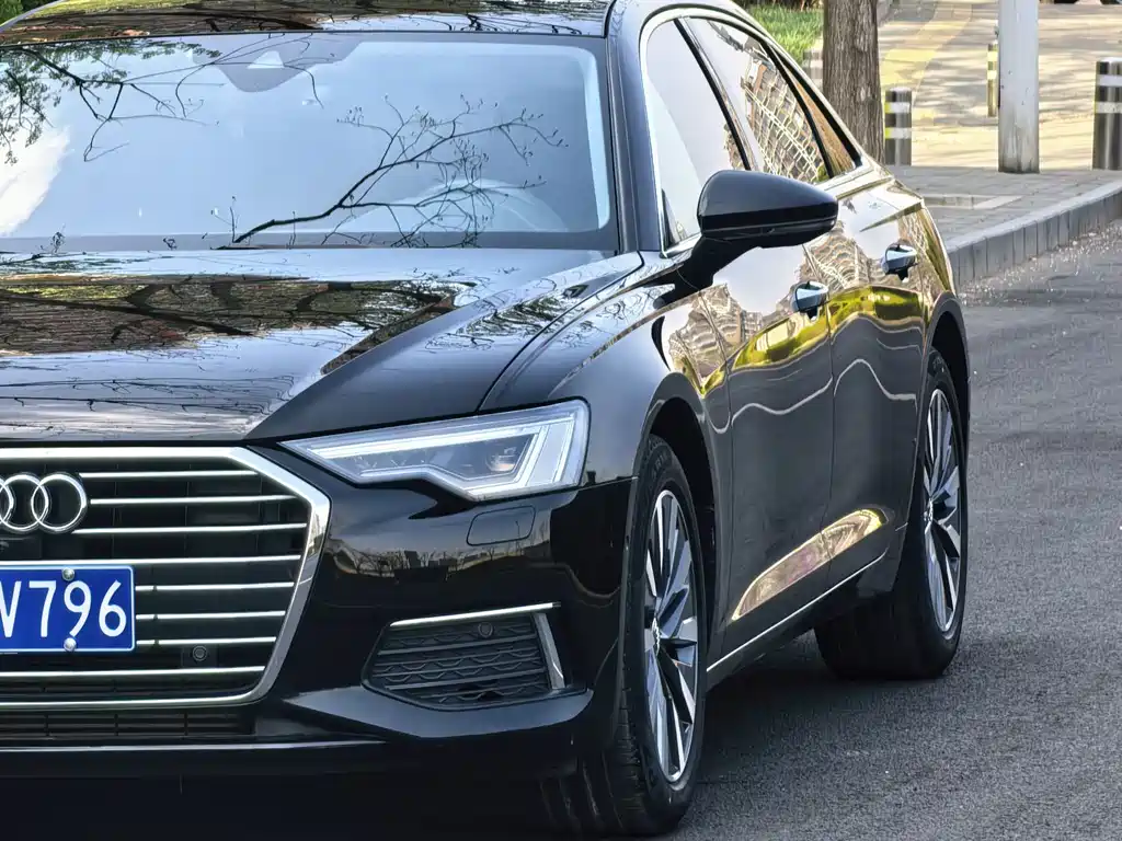 Audi A6L — фото 9