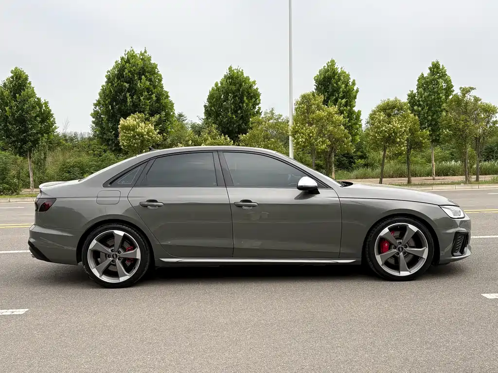 Audi S4 — фото 4