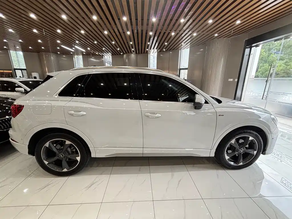 Audi Q3 — фото 7