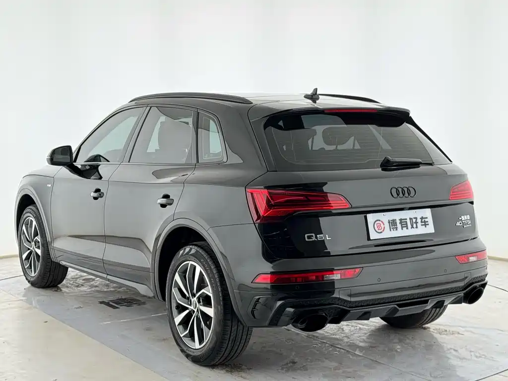 Audi Q5L — фото 11