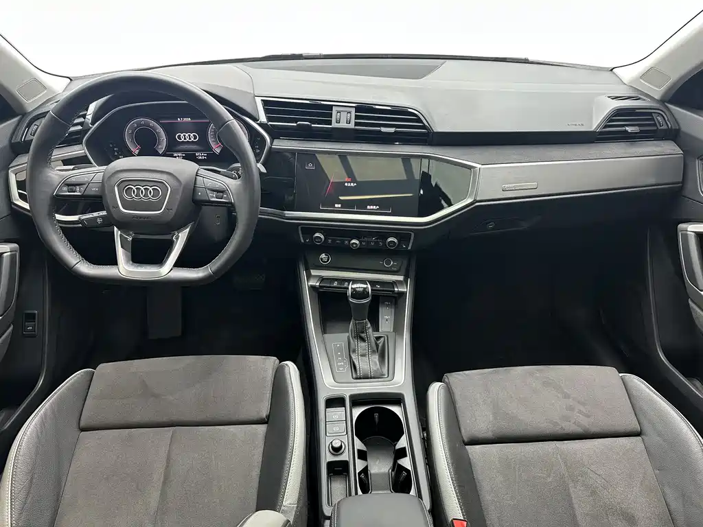 Audi Q3 — фото 7
