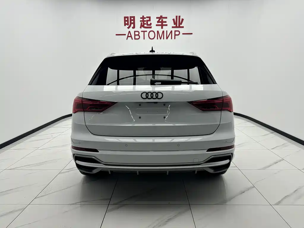 Audi Q3 — фото 10