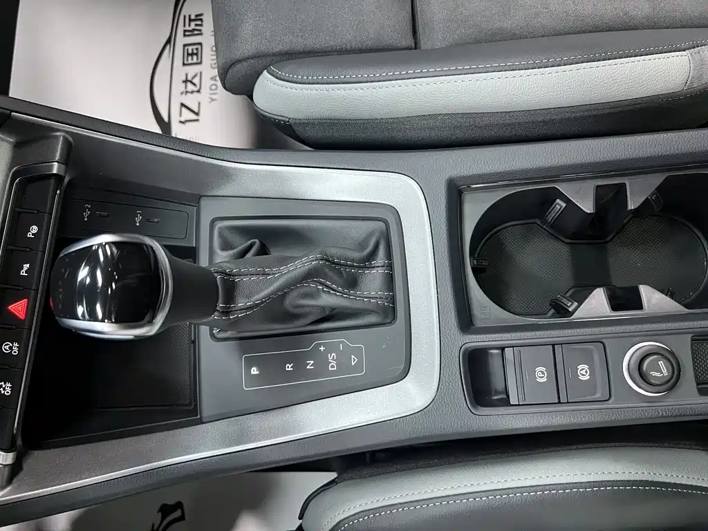 Audi Q3 — фото 14