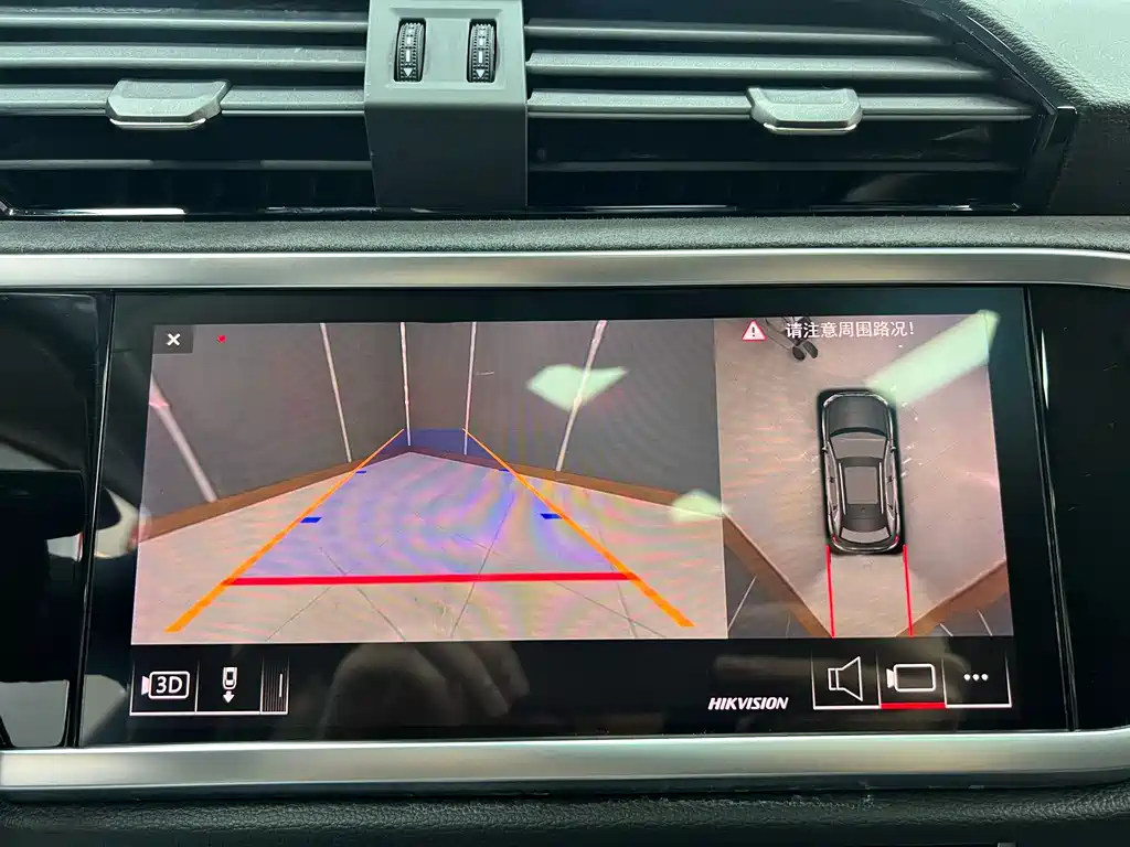 Audi Q3 — фото 18