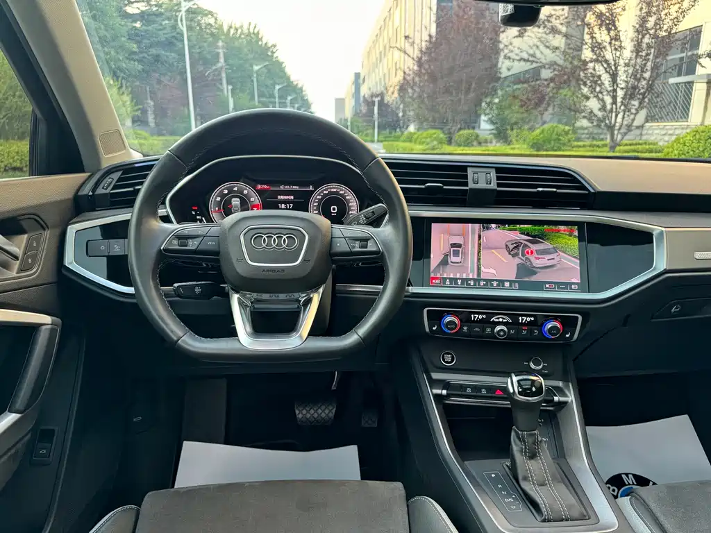 Audi Q3 — фото 15