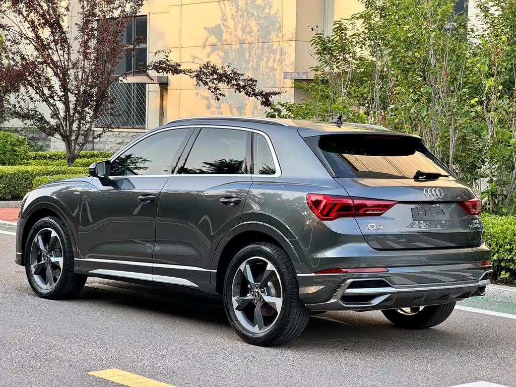 Audi Q3 — фото 4