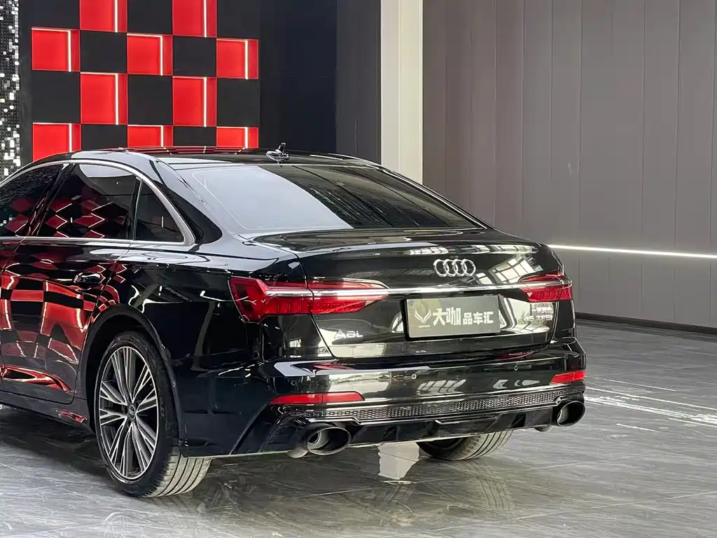 Audi A6L — фото 6