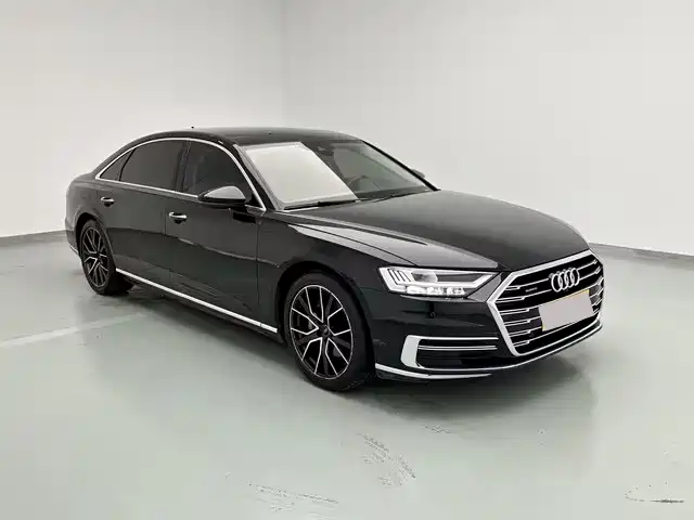 Audi A8 — фото 3
