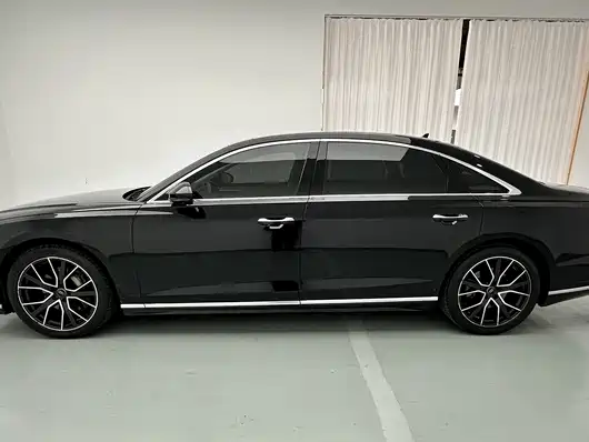 Audi A8 — фото 6