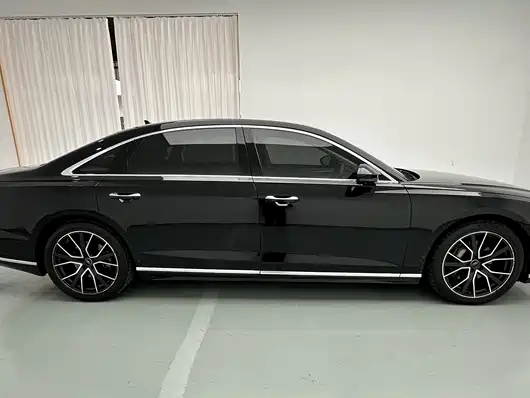 Audi A8 — фото 7
