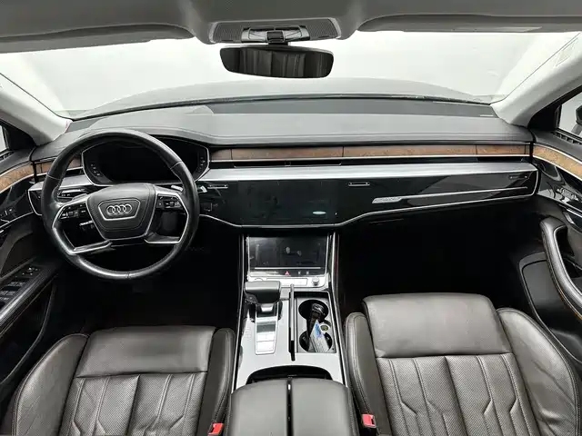 Audi A8 — фото 9
