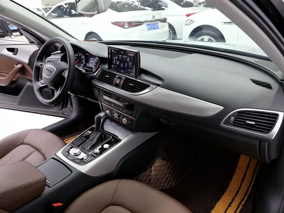 Audi A6L — фото 15