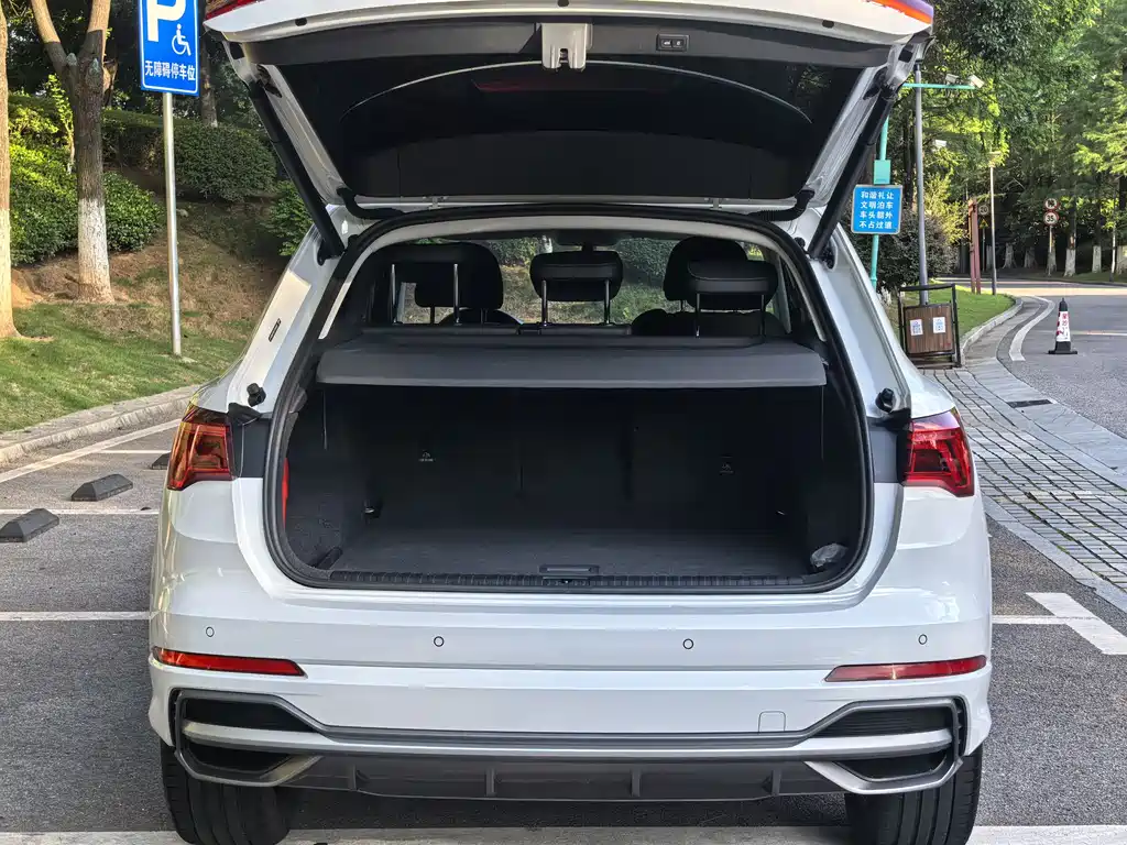 Audi Q3 — фото 13