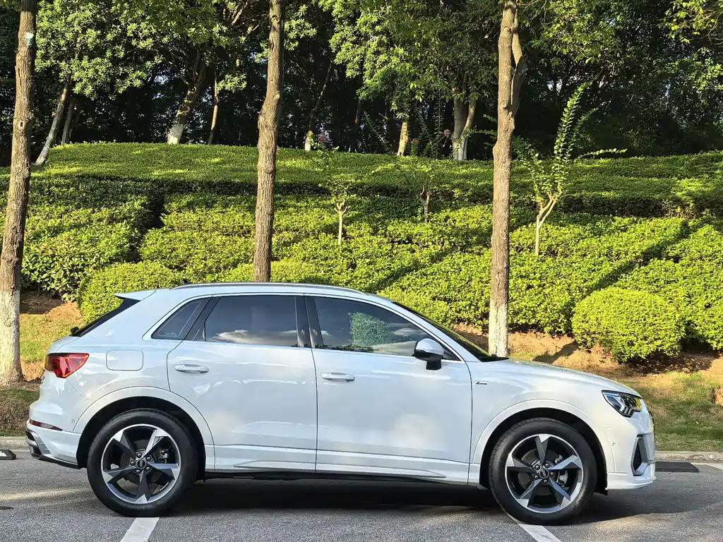 Audi Q3 — фото 15