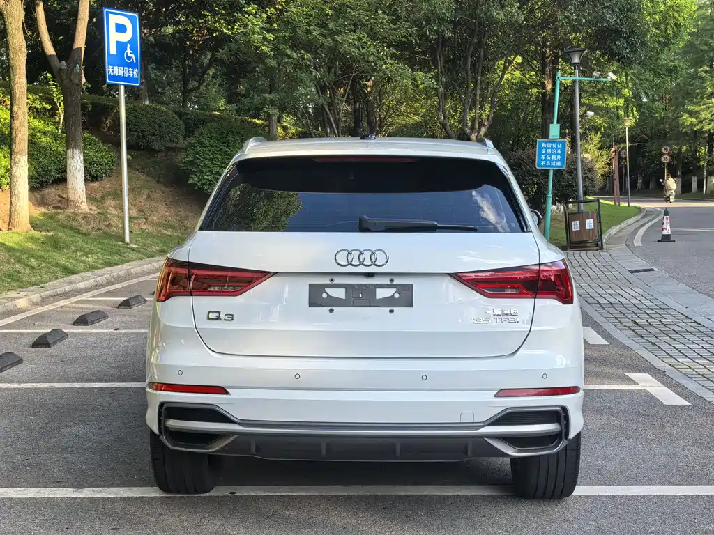 Audi Q3 — фото 17