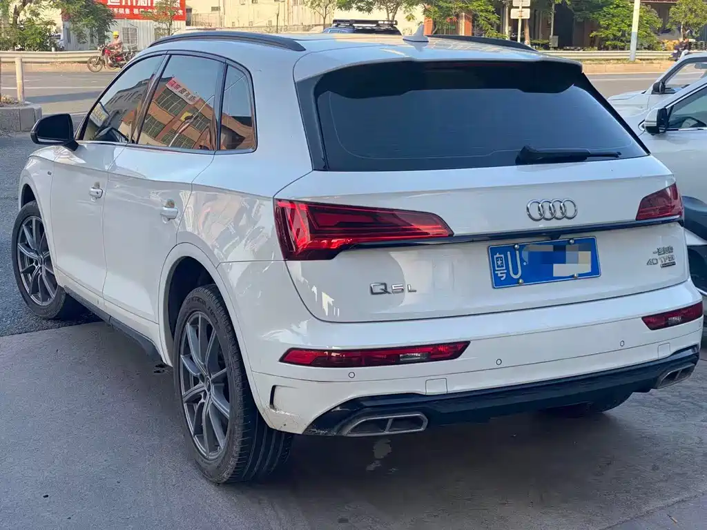 Audi Q5L — фото 4