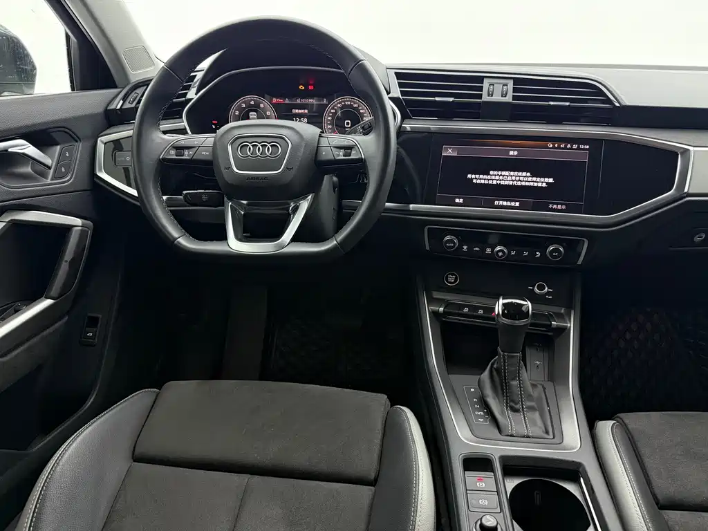 Audi Q3 — фото 10