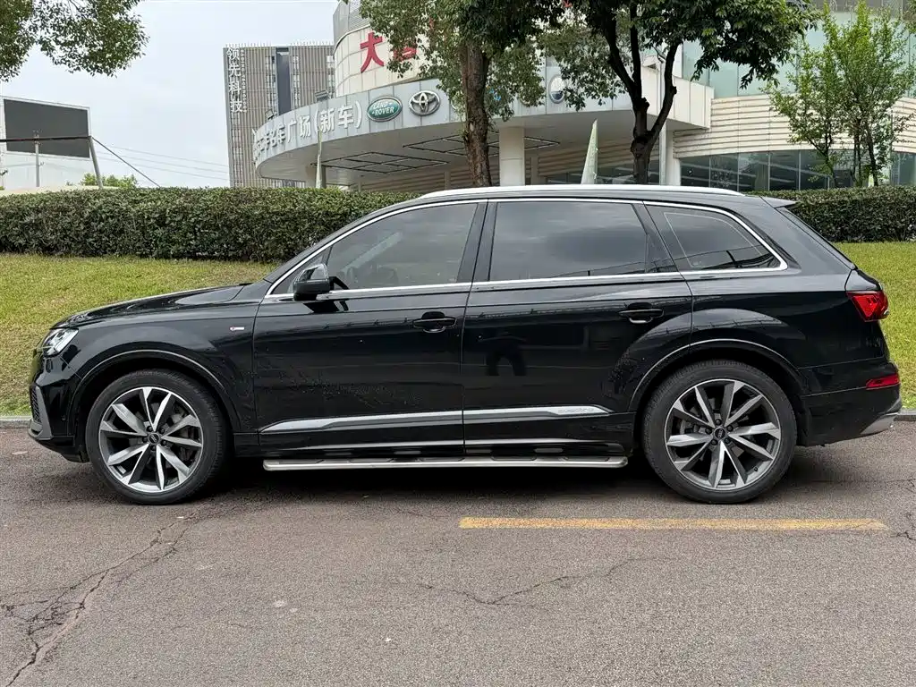 Audi Q7 — фото 3