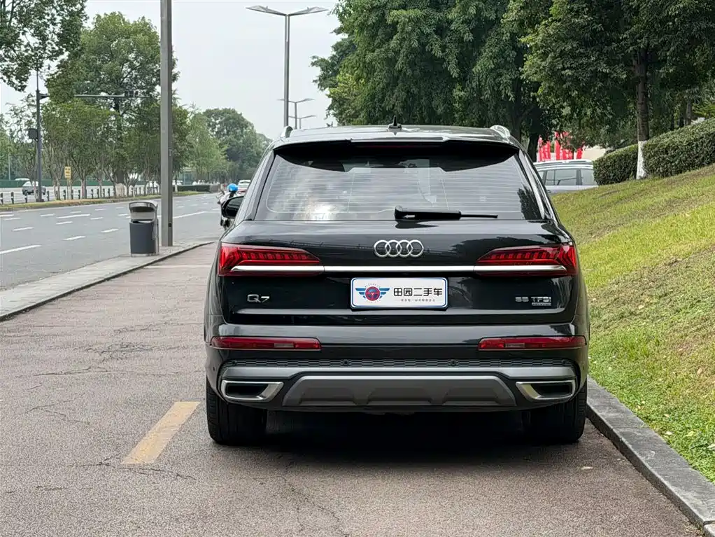 Audi Q7 — фото 5