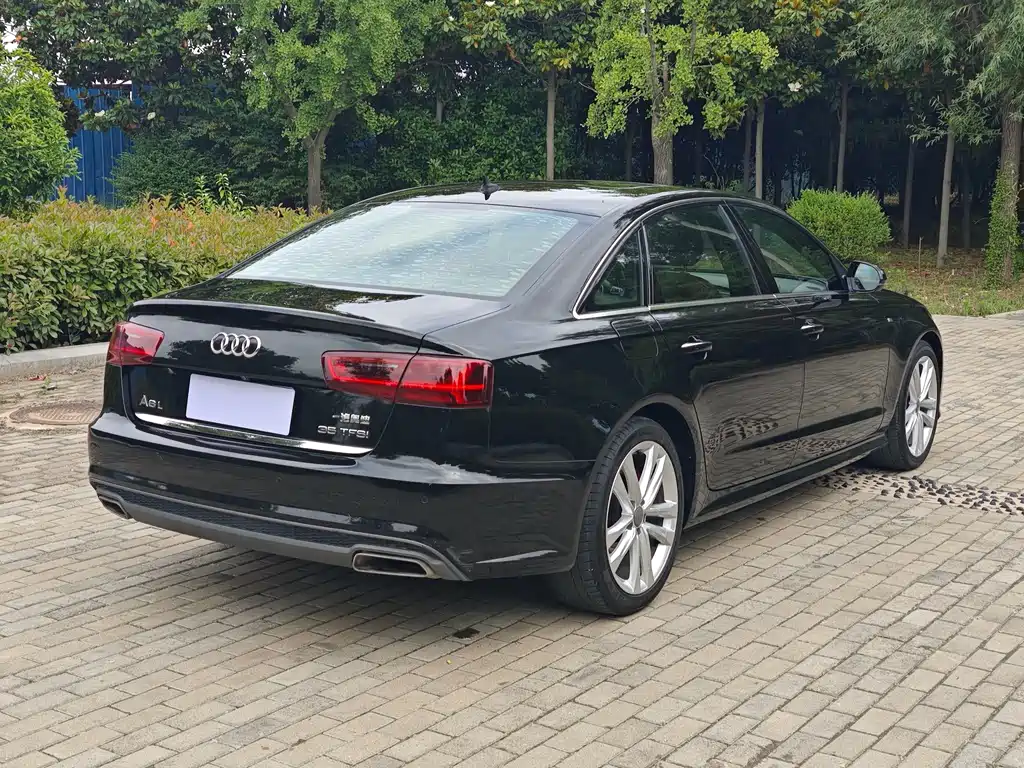 Audi A6L — фото 10