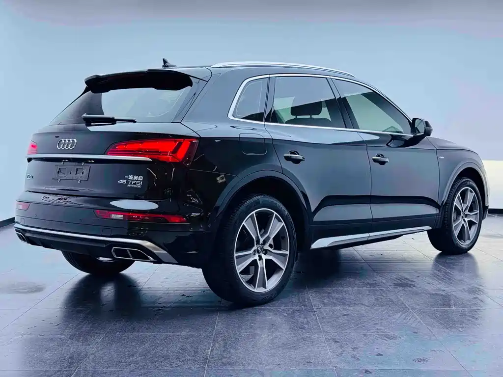 Audi Q5L — фото 4