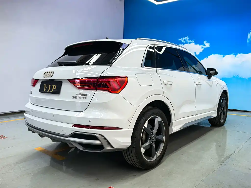 Audi Q3 — фото 4