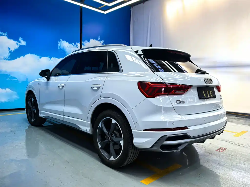 Audi Q3 — фото 6