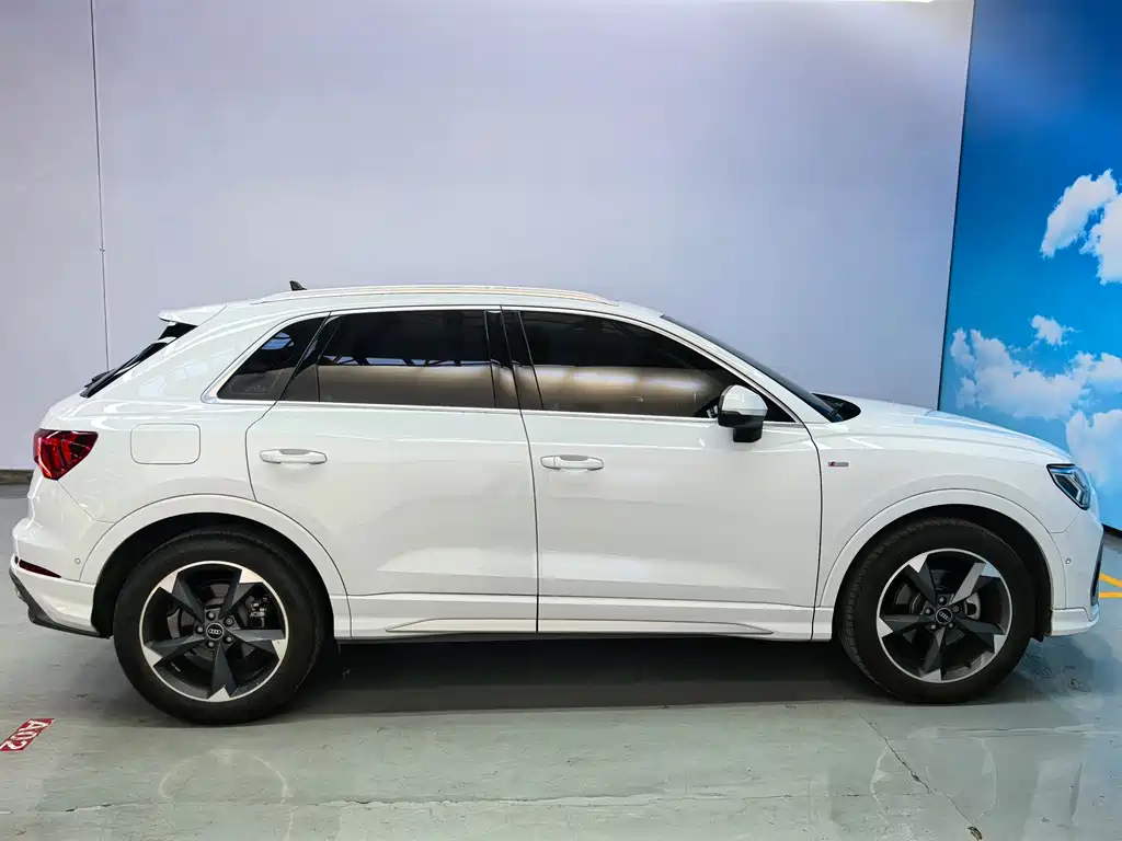 Audi Q3 — фото 7