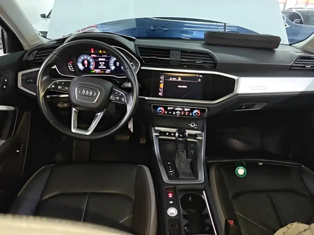 Audi Q3 — фото 10