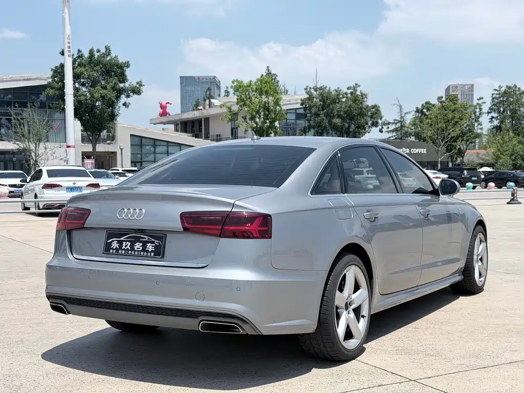 Audi A6L — фото 9