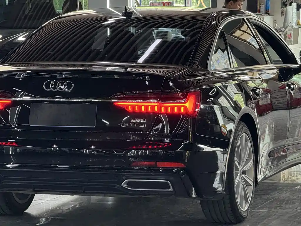 Audi A6L — фото 9