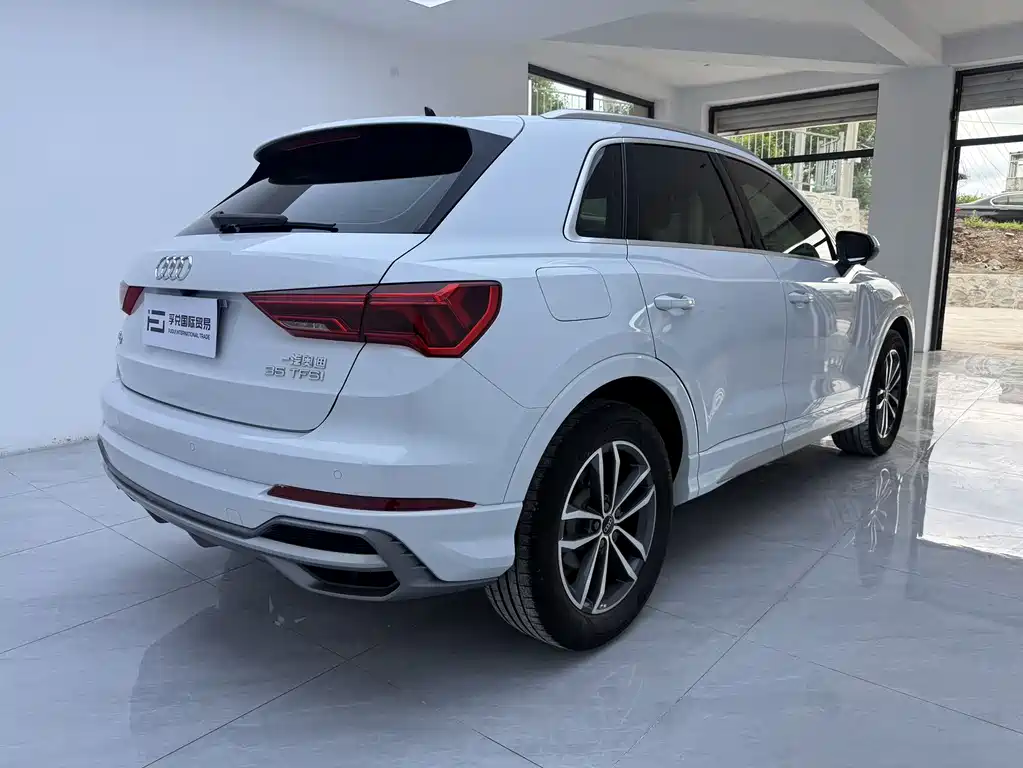 Audi Q3 — фото 4
