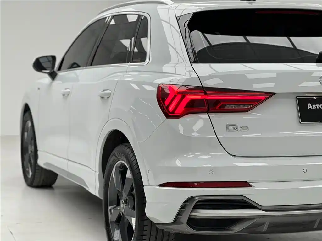 Audi Q3 — фото 17