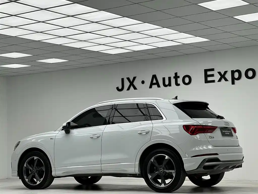 Audi Q3 — фото 22