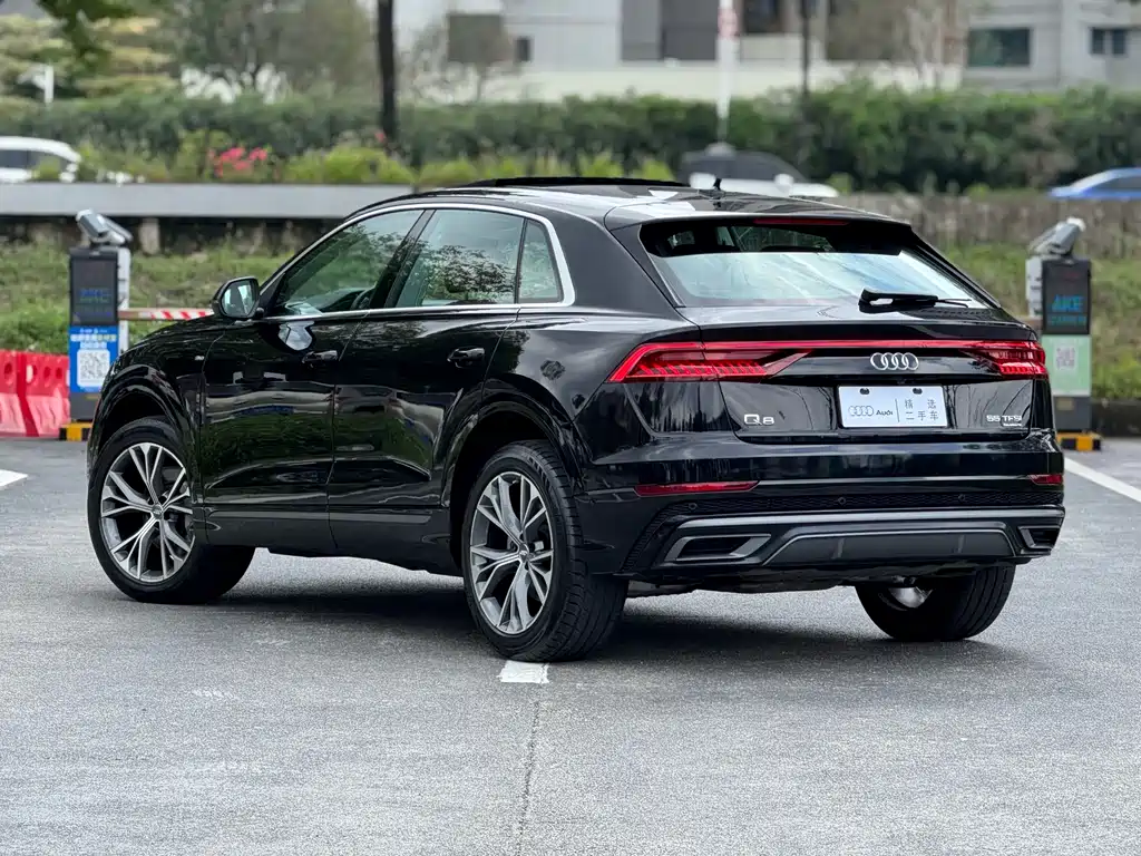 Audi Q8 — фото 4