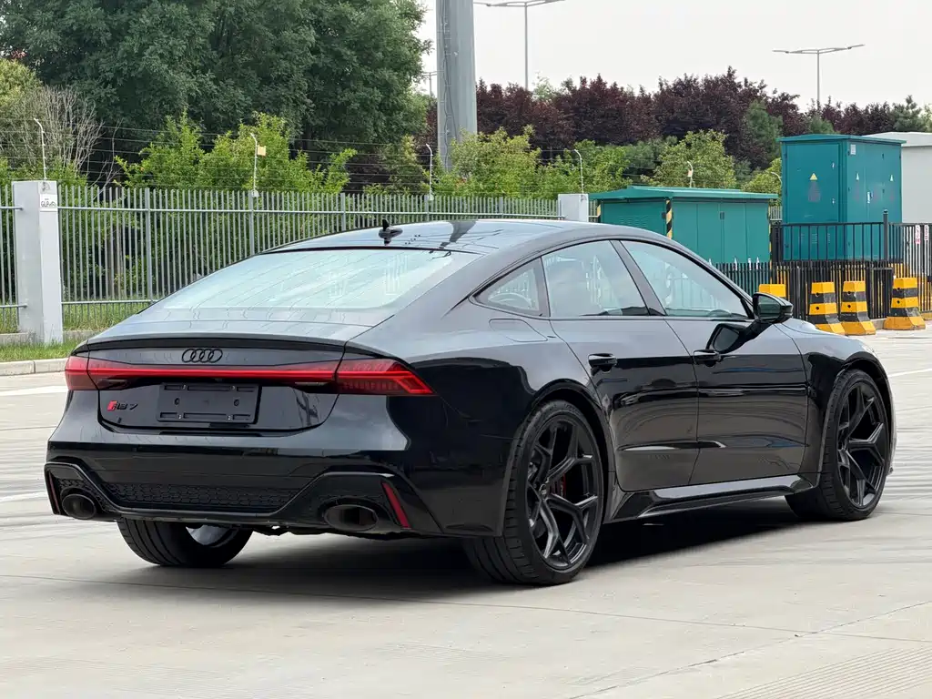 Audi RS 7 — фото 6
