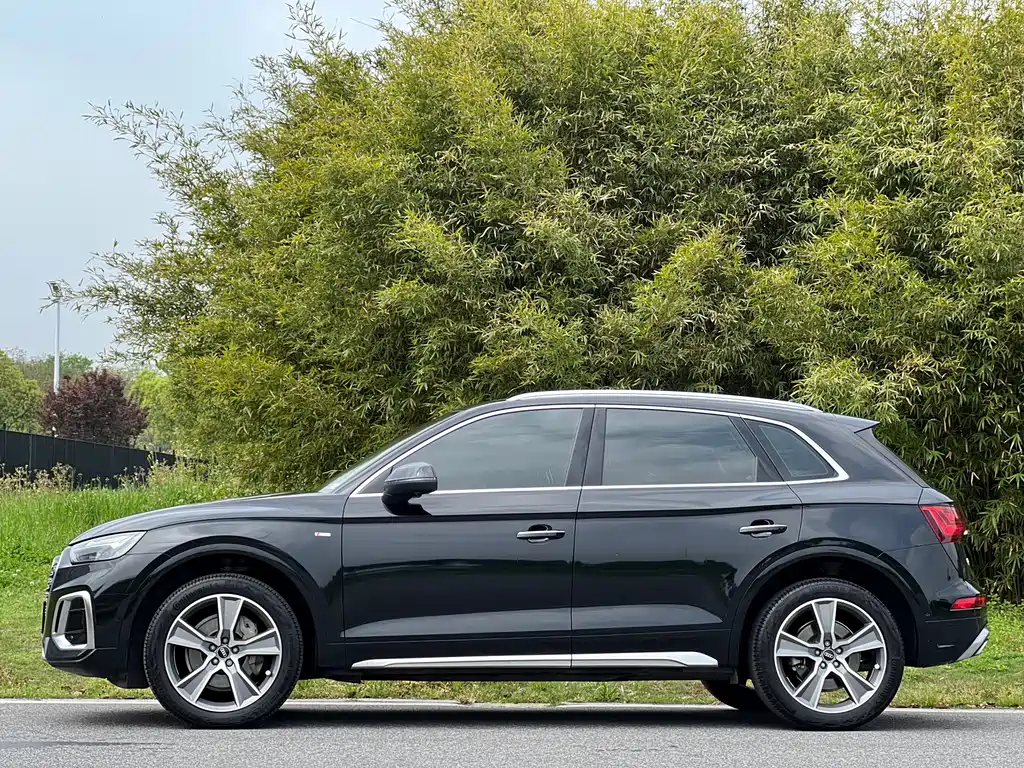 Audi Q5L — фото 4
