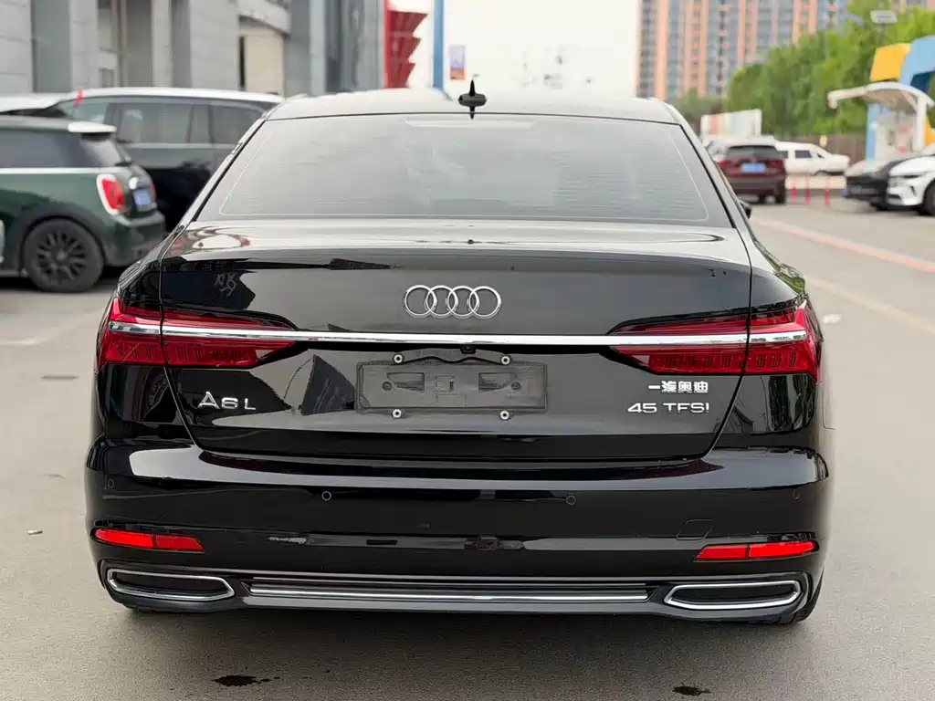 Audi A6L — фото 9