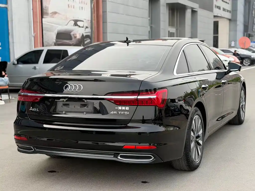 Audi A6L — фото 10