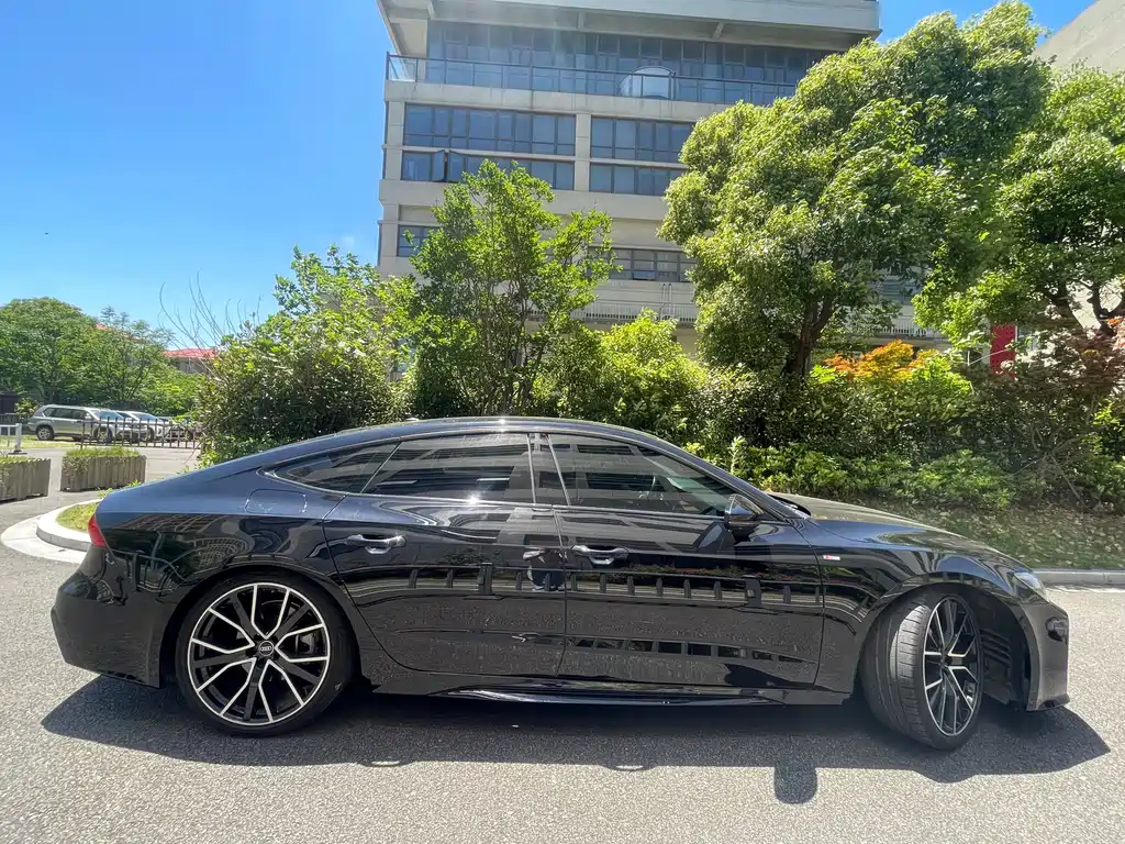 Audi A7 — фото 9
