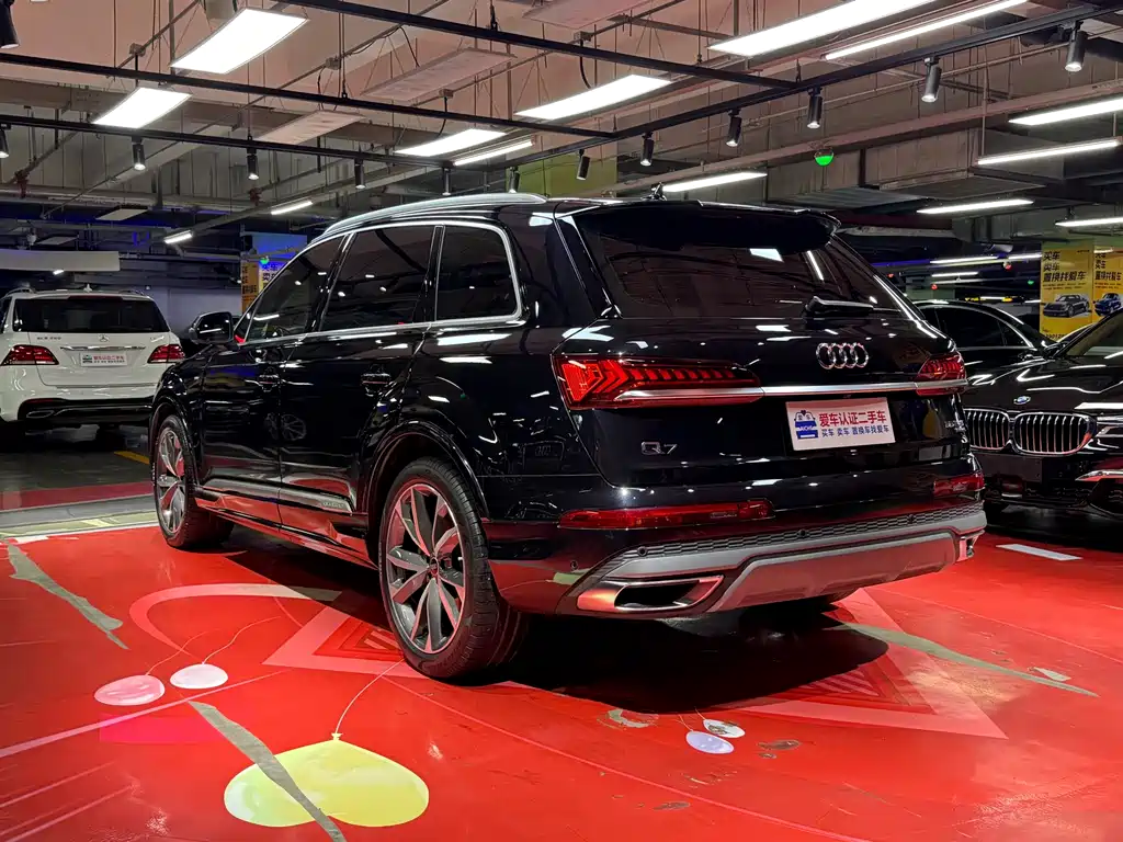 Audi Q7 — фото 5