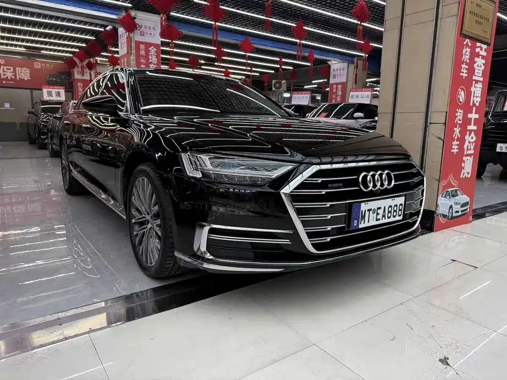 Audi A8 — фото 2