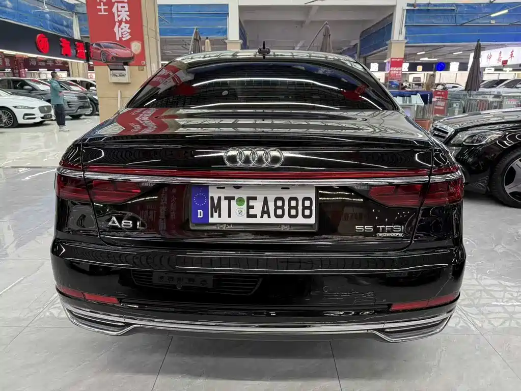 Audi A8 — фото 8
